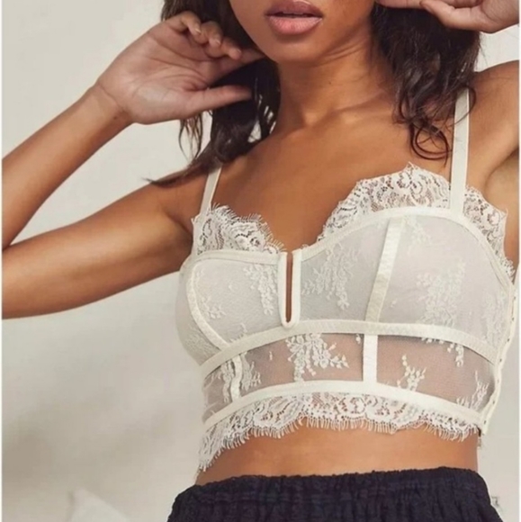 Free People Layer in Lace Bustire in Ivory sz Medium FP1050 - Picture 1 of 10
